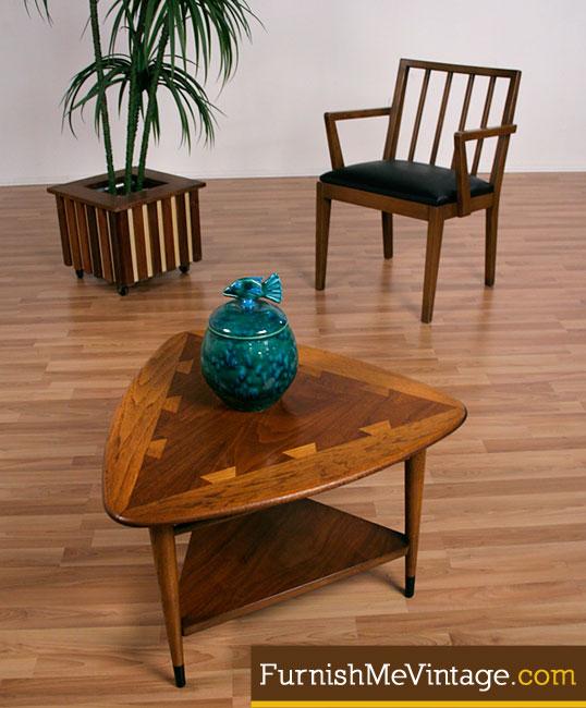 Retro Lane Acclaim Triangle End Table