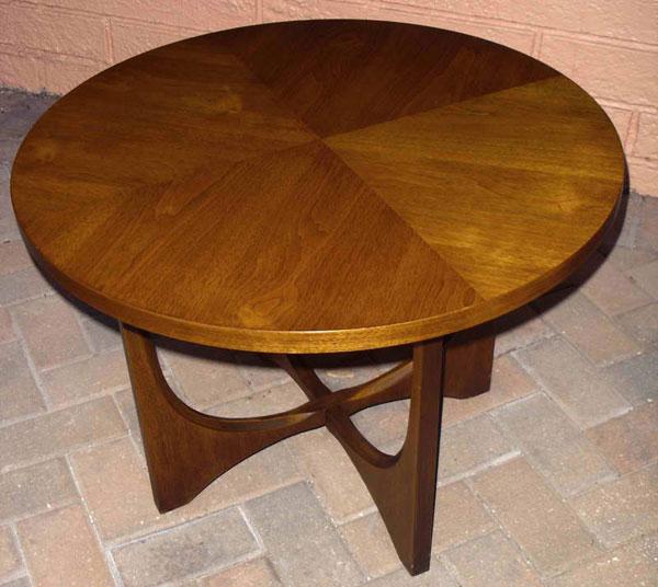 Broyhill Brasilia Round Lamp Table Side Table