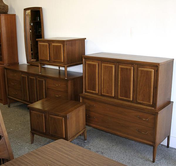 broyhill premier forward 70 mid century bedroom set