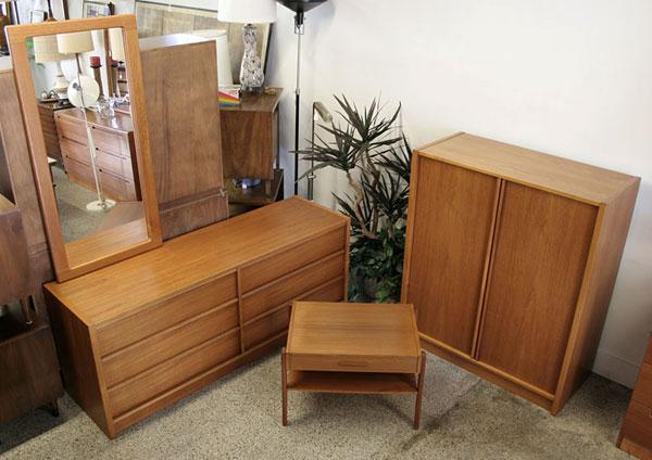 Danish Modern Teak Bedroom Set Mint Condition