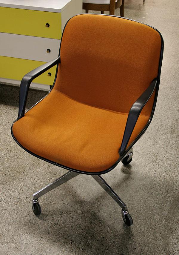 1979 Steelcase Charles Pollock Style Chair