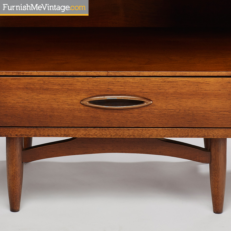 Broyhill Premier Sculptra Vintage Walnut Nightstand Bedside Tables