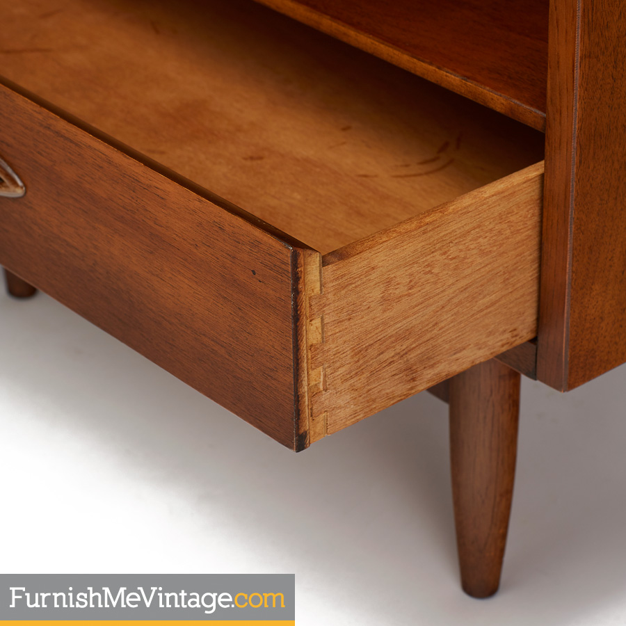 Broyhill Premier Sculptra Vintage Walnut Nightstand Bedside Tables