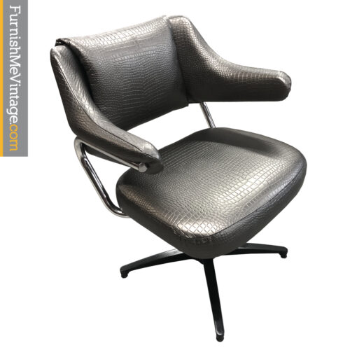 gator swivel chair