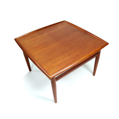 Grete Jalk Glostrup Mobelfabrik. Vintage Danish teak end table