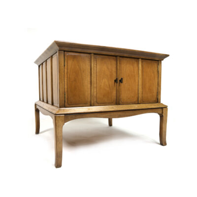 Thomasville Horizon end table cabinet