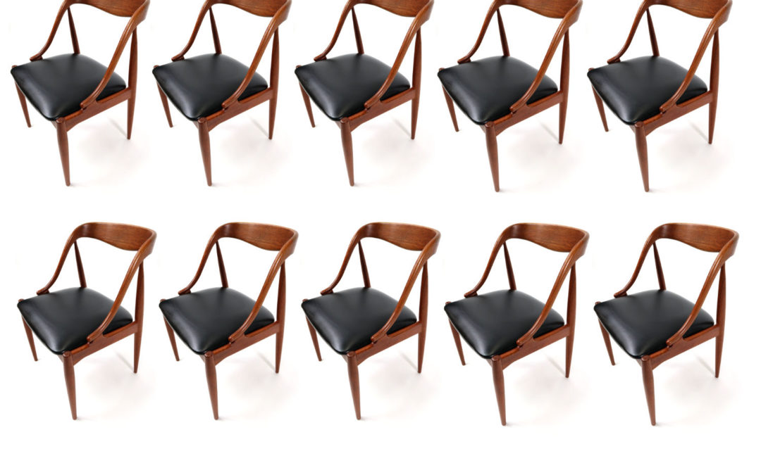 Set of 10 Johannes Andersen for Uldum Mobelfabrik Danish Teak Dining Chairs