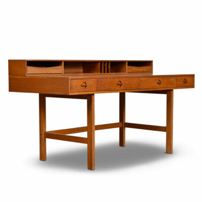 Peter Lovig Nielsen Desk