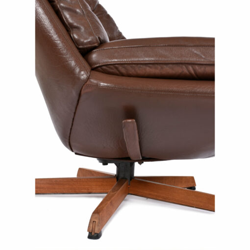 Madsen Schubel brown leather recliner