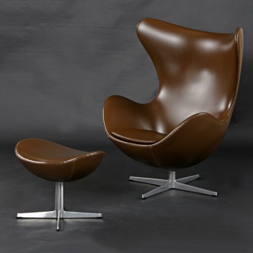 Original Arne Jacobsen Egg chair with ottoman