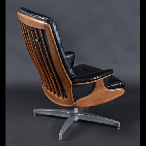 Spindle back wood trim Heywood Wakefield lounge chair