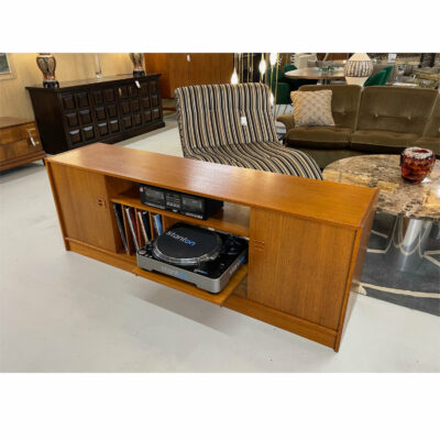 Record player cabinet with record storage