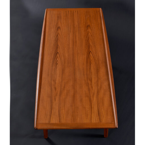 Beautifully refinished Danish teak wood on Grete Jalk coffee table