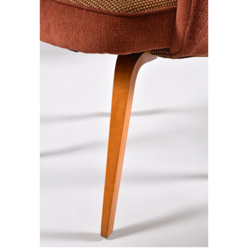 Wood legs Saarinen Knoll Executive chairs