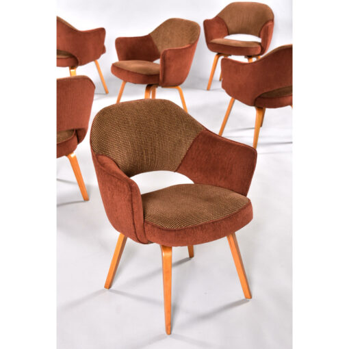 Knoll Saarinen Executive chairs