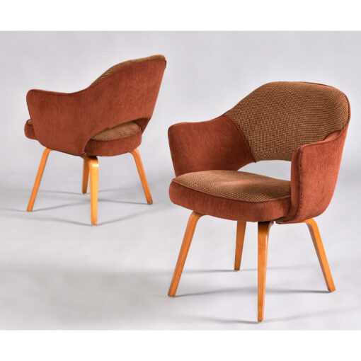 Mauve and beige Saarinen executive chairs for Knoll