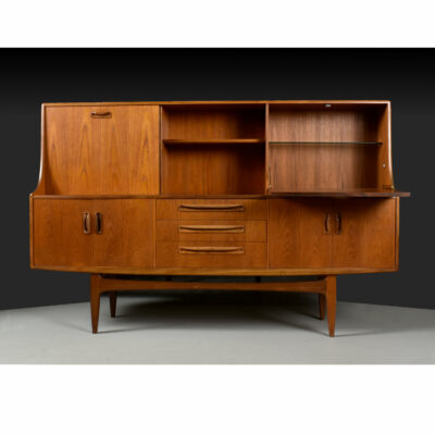 G-Plan British teak Mid-Century Modern hutch drop down bar area on right side
